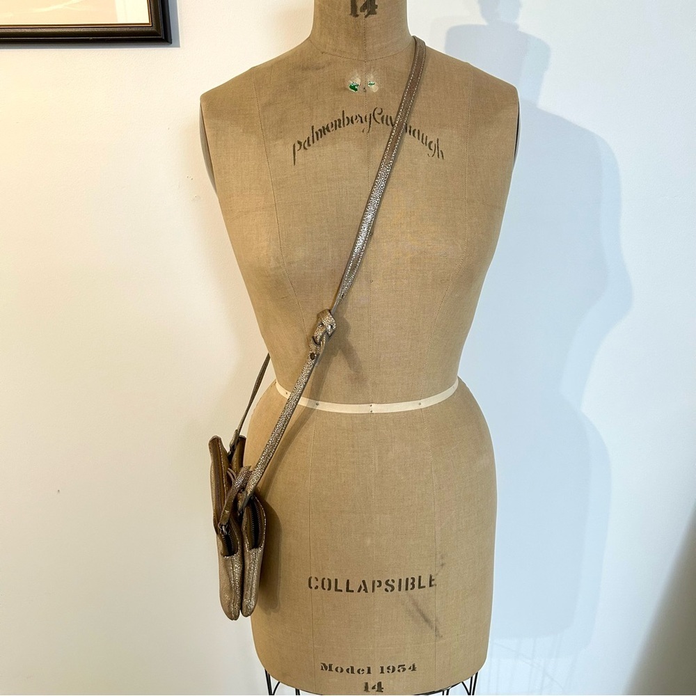 Eileen Fisher Gold Metallic Leather Crossbody Bag - Picture 3 of 12